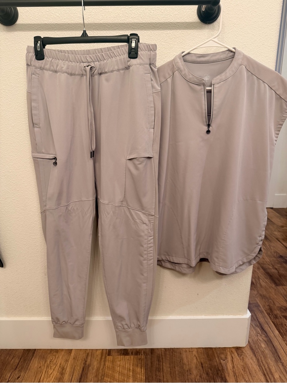 Women’s HH 360 scrub set